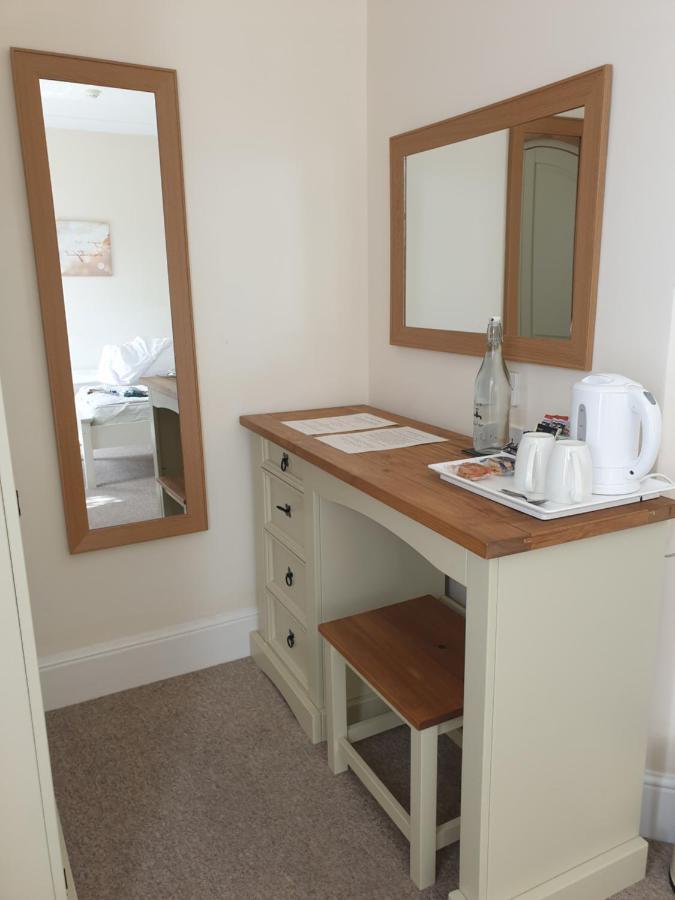 Crofton Guest House Weymouth Bagian luar foto