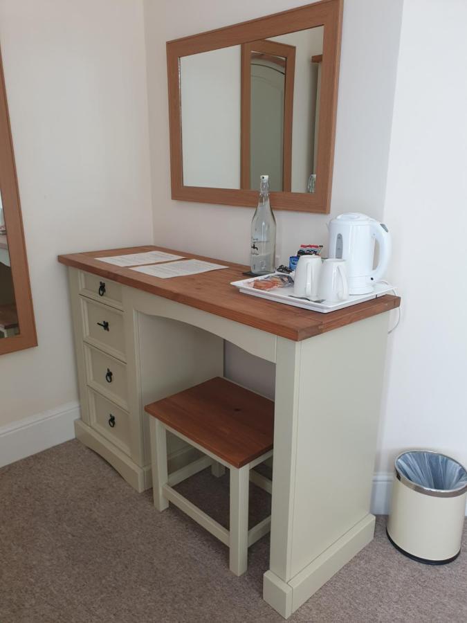 Crofton Guest House Weymouth Bagian luar foto