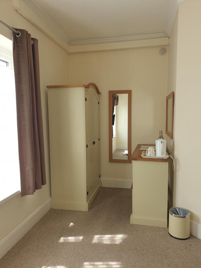Crofton Guest House Weymouth Bagian luar foto