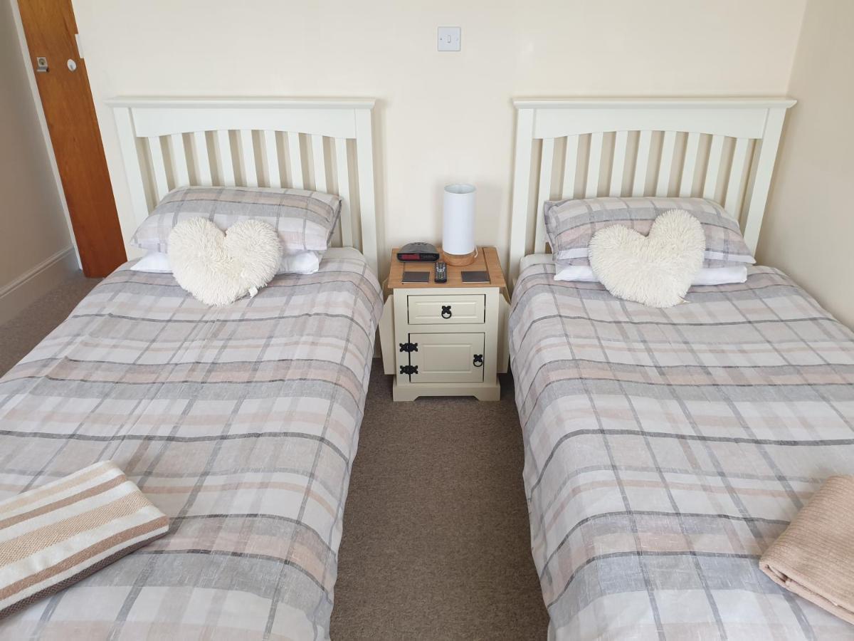 Crofton Guest House Weymouth Bagian luar foto