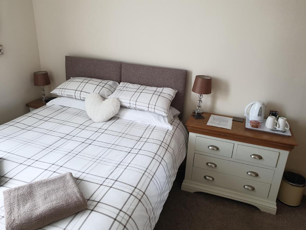 Crofton Guest House Weymouth Bagian luar foto