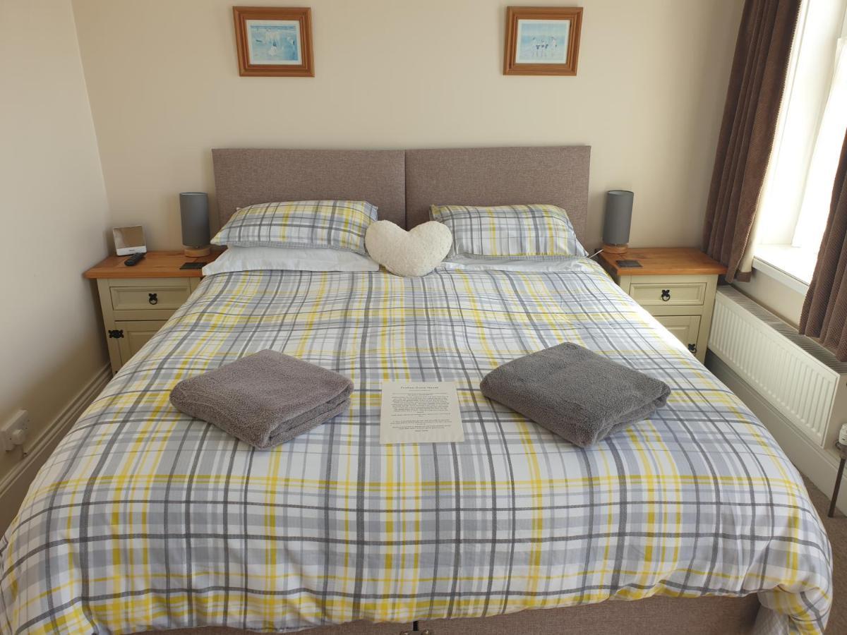 Crofton Guest House Weymouth Bagian luar foto