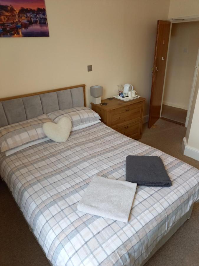 Crofton Guest House Weymouth Bagian luar foto