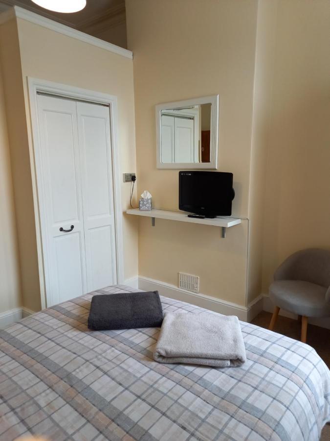 Crofton Guest House Weymouth Bagian luar foto