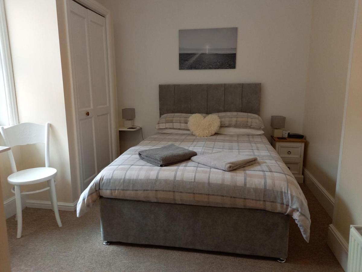 Crofton Guest House Weymouth Bagian luar foto