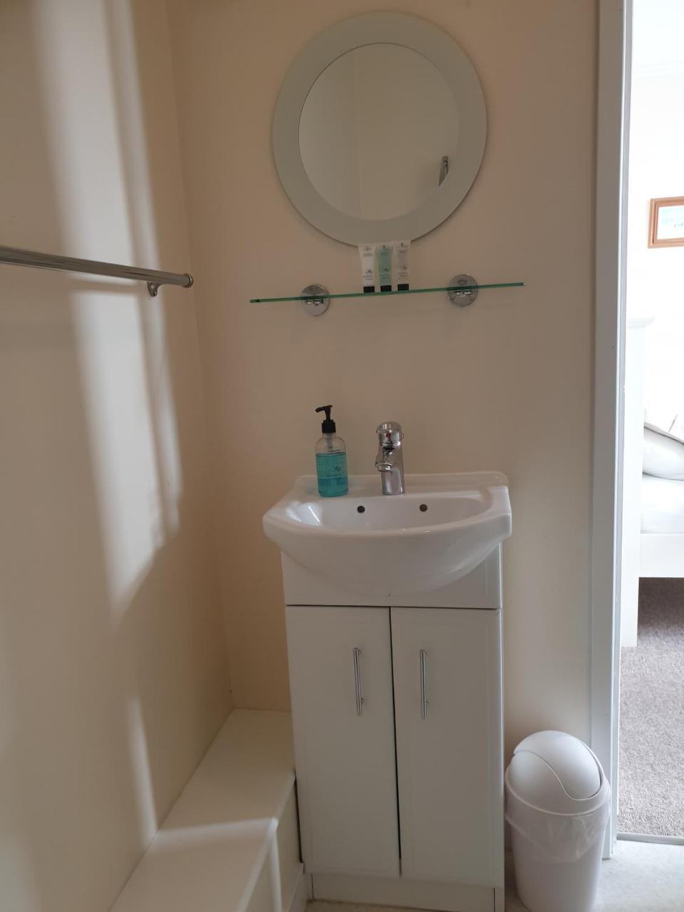 Crofton Guest House Weymouth Bagian luar foto
