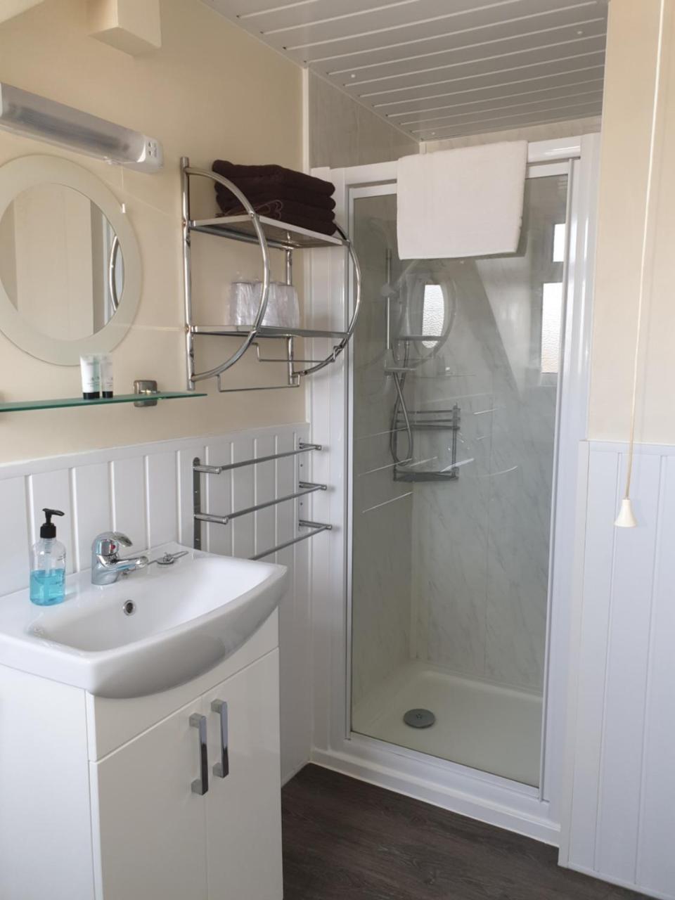 Crofton Guest House Weymouth Bagian luar foto