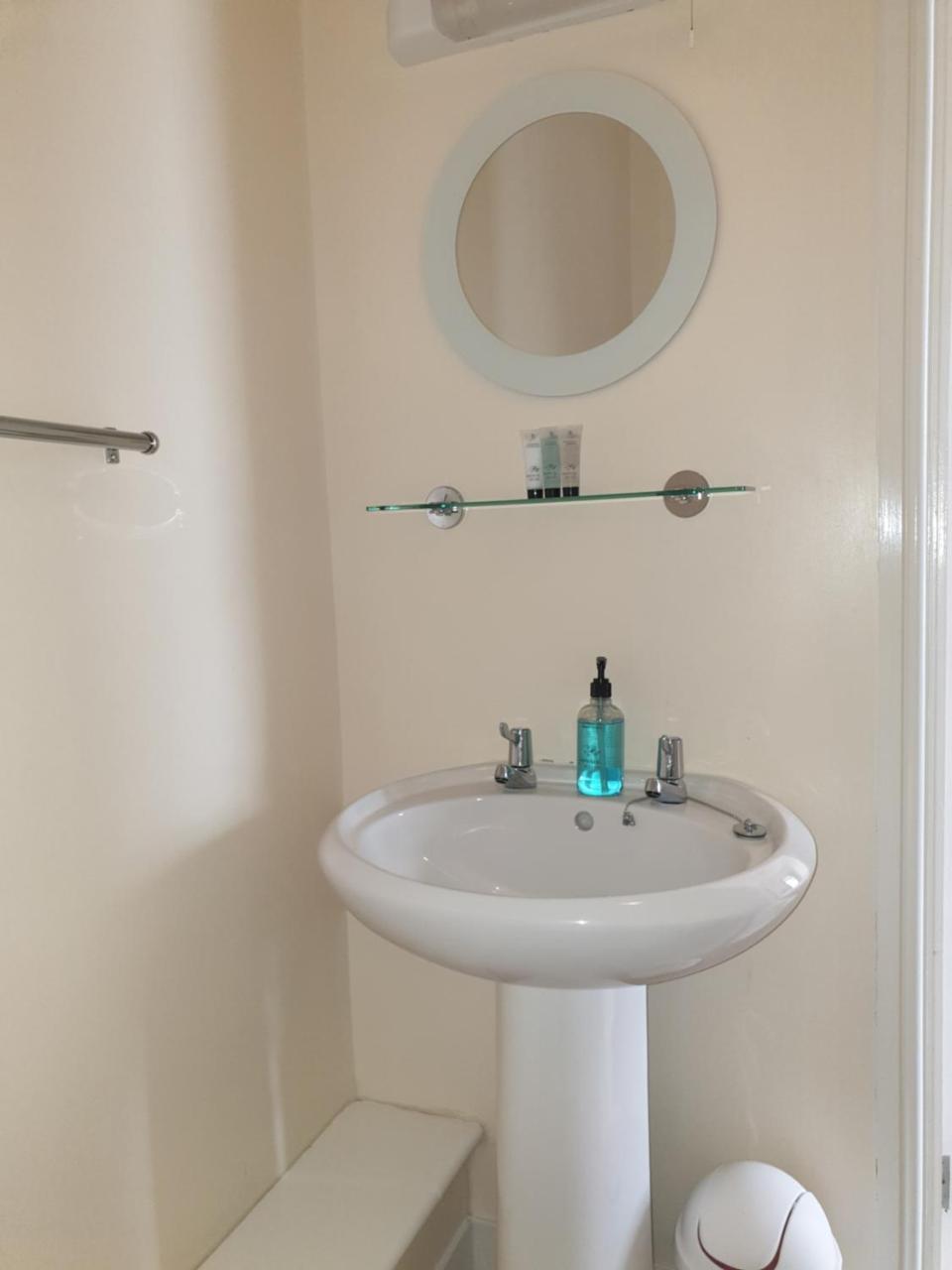 Crofton Guest House Weymouth Bagian luar foto