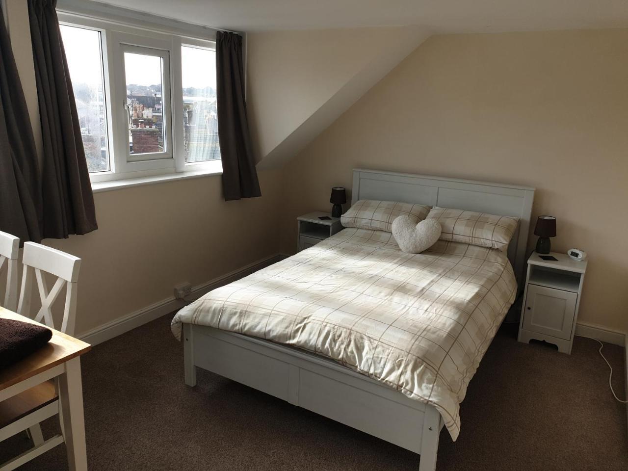 Crofton Guest House Weymouth Bagian luar foto